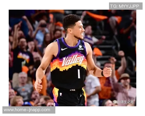 吉莱斯皮称赞布克决策果断自己专注于接球投篮半场贡献12分