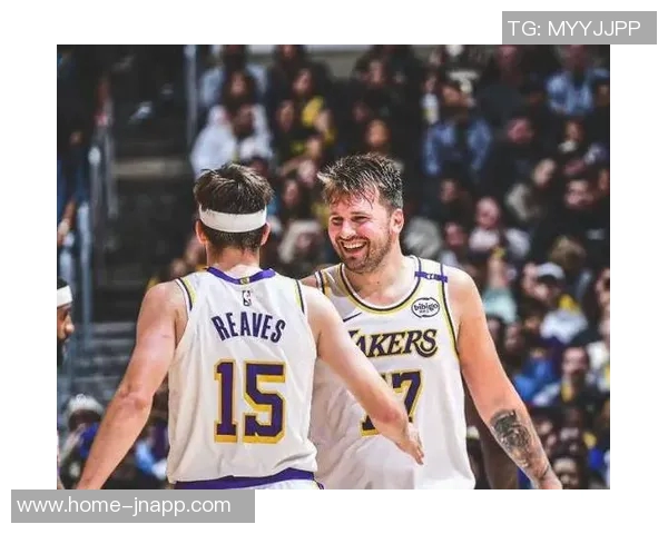 太阳记者反击湖人球迷质疑东契奇上场对里夫斯51分的影响 太阳记者反击湖人球迷质疑东契奇上场对里夫斯51分的影响