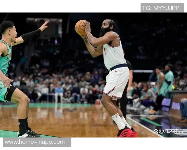 快船虽败犹荣哈登助力球队在场上逆转赢得小胜 快船虽败犹荣哈登助力球队在场上逆转赢得小胜