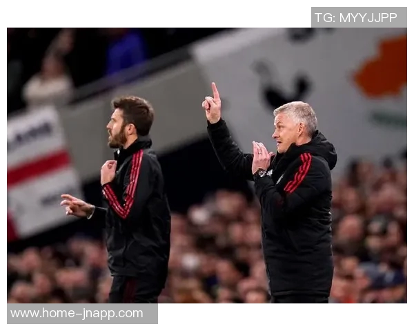 曼联高层本周与卡里克会谈冬窗引援策略与计划